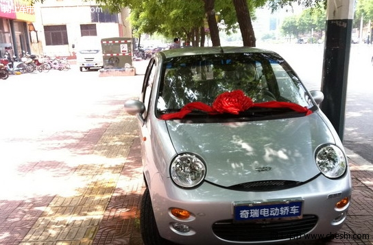 一天卖16台 奇瑞QQ3电动车红透菏泽车市