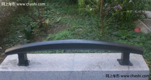 斯柯达晶锐加装防撞梁过程