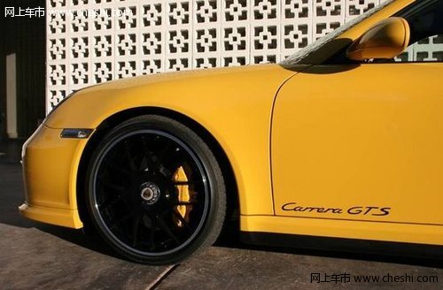 百公里加速4.6秒 试驾2012款保时捷911 GTS