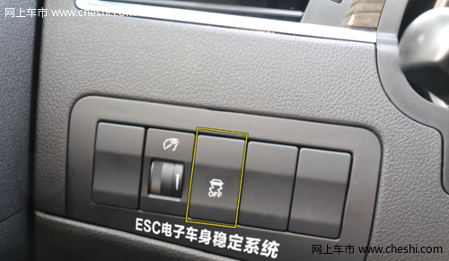 舒适安全 众泰T600旗舰型红动上市 售价10.68万元