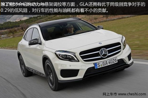 奔驰GLA260 4MATIC 十足的玩乐家操控出色