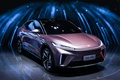 量產(chǎn)版ES33領銜 R汽車攜全系產(chǎn)品登陸成都車展