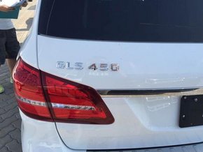 17款奔馳GLS450 現(xiàn)車到港111萬(wàn)起尋底價(jià)-圖4