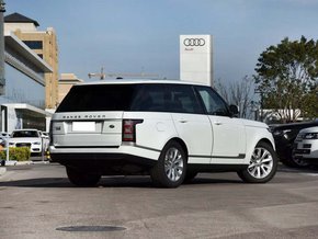 路虎揽胜行政柴油 白色越野濒临价格底线-图6
