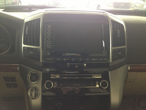 丰田兰德酷路泽5700 14款中东版原装高配