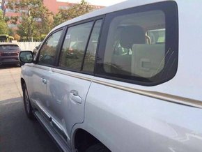 15款豐田酷路澤4000限量 帶絞盤現(xiàn)車57萬-圖3