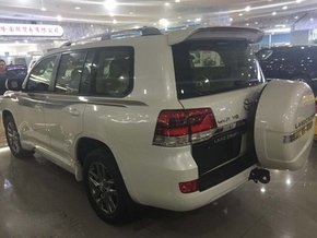 16豐田酷路澤4000 換季特銷車市中的黑馬-圖6