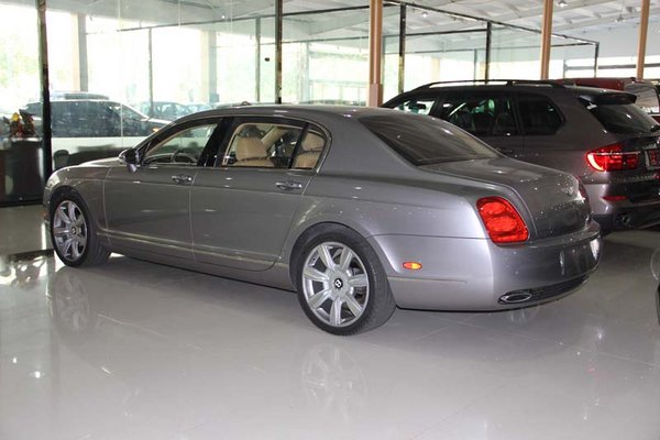 17款宾利飞驰配置详解 高端座驾工艺考究-图3