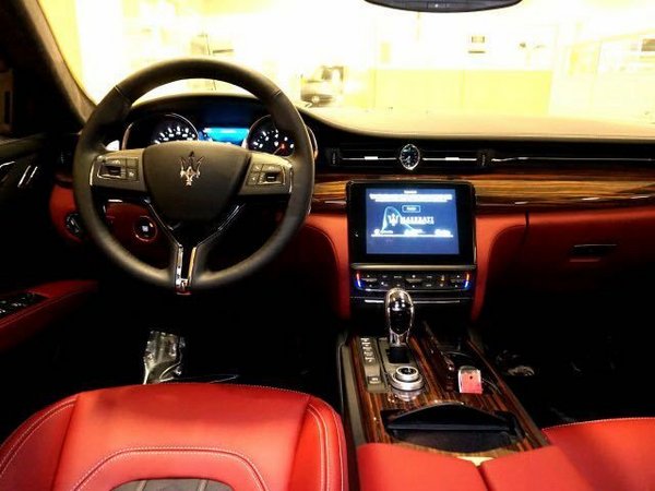 17款玛莎拉蒂总裁跑车 红色内饰风骚来袭-图4