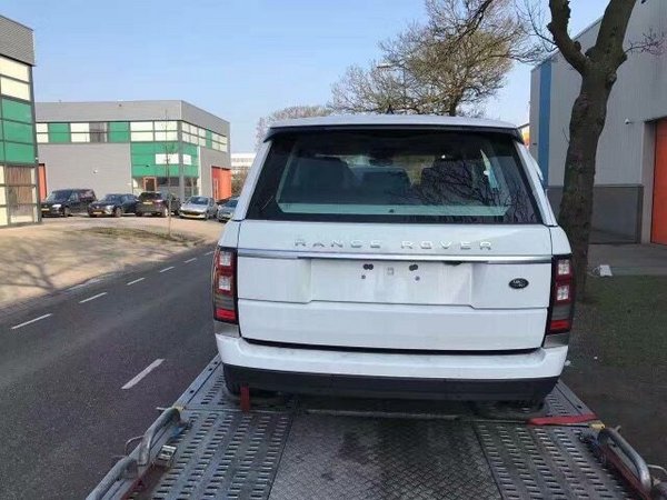 17款路虎揽胜行政3.0 汽油/柴油性能大PK-图4