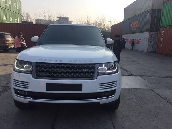 16款路虎揽胜行政美规3.0最新报价优惠-图6