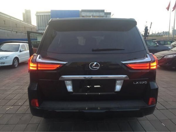 16雷克萨斯LX570中东版 截然不同者风范-图5