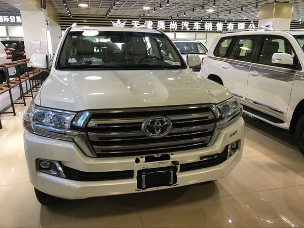 16款丰田酷路泽4600双差绞盘 V8强悍性能-图1