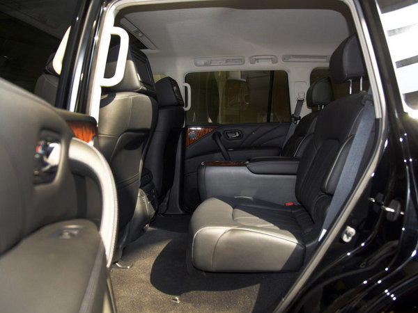 新英菲尼迪QX80 雷霆动力强越野曝光底价-图7