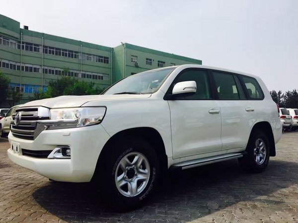 柴油版豐田酷路澤4500 陸巡操控強(qiáng)大穩(wěn)定-圖4