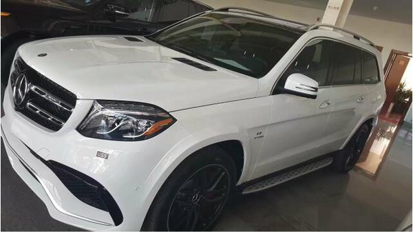 17款加版奔馳GLS63現(xiàn)車 232萬(wàn)亮相天津港-圖2