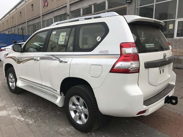 17款豐田霸道2700現(xiàn)車 沖底價(jià)38.8萬秒購-圖3