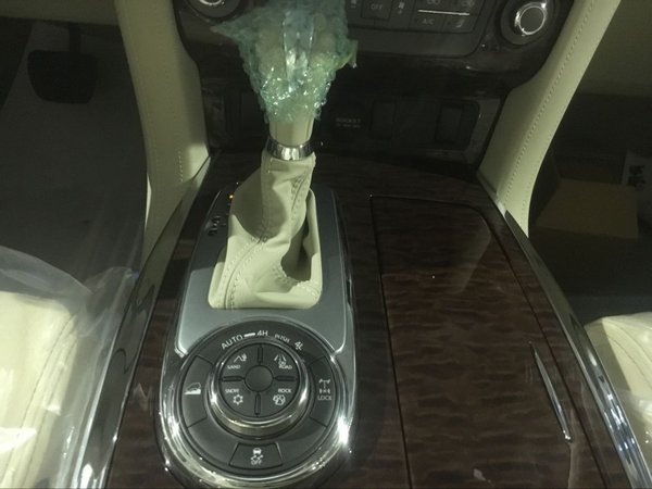 17款日產(chǎn)尼桑途樂Y62 日系越野氣質(zhì)磅礴-圖7