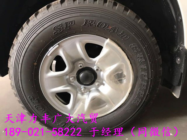 2017款丰田酷路泽4000 新V6丐版亮点细节-图12