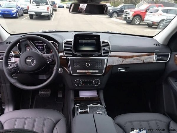 17款奔馳GLS450勢(shì)頭正勁 新款奔馳愛越野-圖6