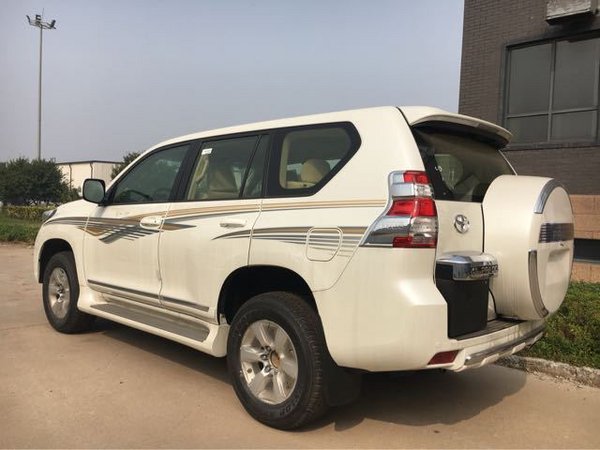 越野之王 17款丰田霸道2700天津最新报价-图3