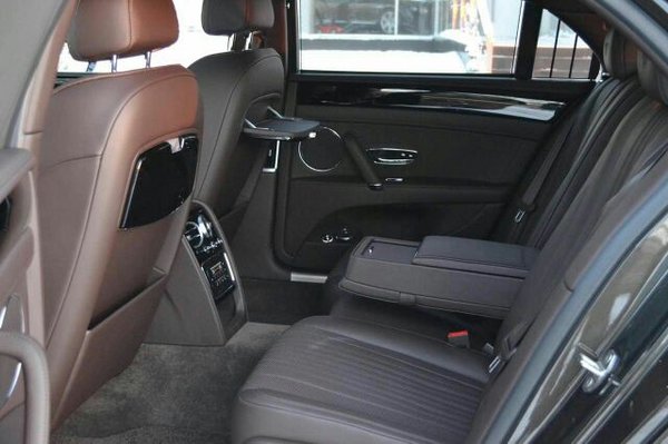 17款宾利飞驰全新配置 实力V8底价秒团购-图6