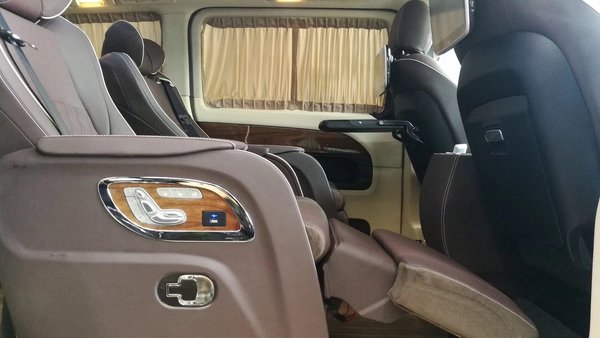 2017款奔驰V250加长版 舒适旅程等你启动-图6
