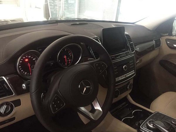 17款奔馳GLS450美規(guī) 103萬現(xiàn)車行情配置-圖5