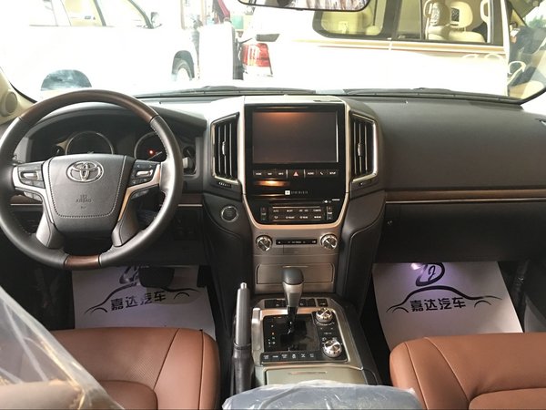 豐田酷路澤5700頂配V8巡洋艦 年末黃金周-圖5