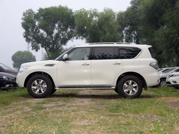 17款日產(chǎn)途樂Y62 SE4.0天窗價(jià)格觸底熱賣-圖4