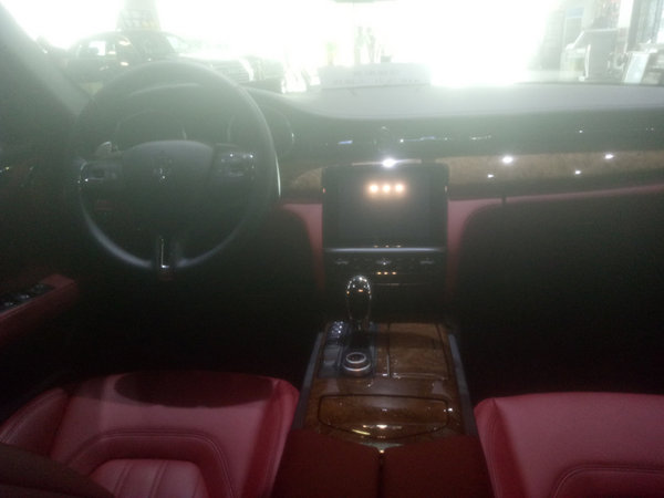 玛莎拉蒂莱万特 限量版蓝色大功率越野车-图7