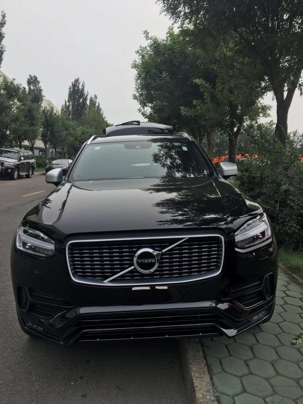 2016款沃尔沃xc90黑色 安全性能全球之最