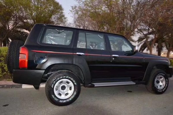 17款日产尼桑途乐Y61 长轴4800现车预定-图3