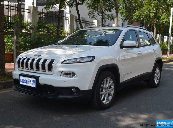 广菲克JEEP自由光深圳优惠1.1万有现车-图1