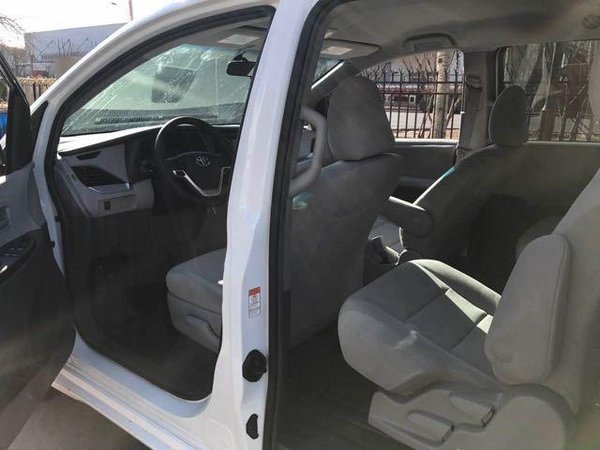 17款塞纳3.5L最新报价 塞纳现车配置价格-图4