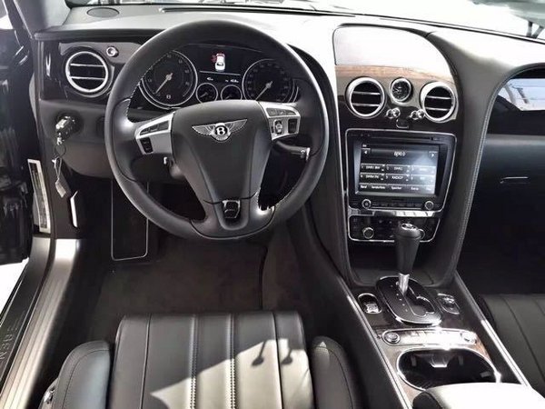 2017款宾利飞驰4.0T V8S女王座驾热销价-图4