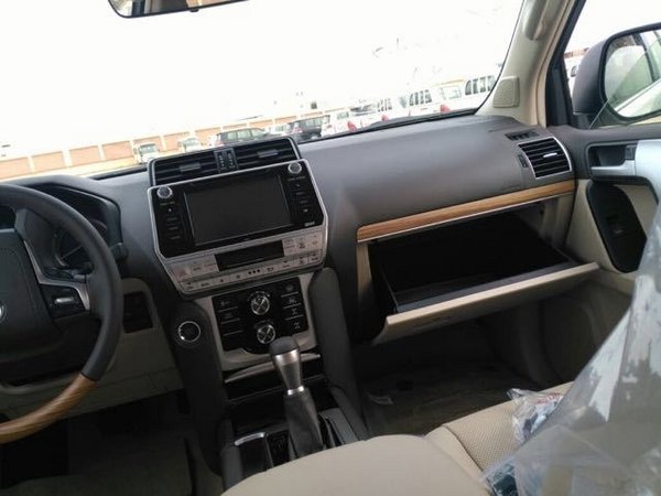 18款豐田霸道4000春節(jié)期間購(gòu)車(chē) 超值劃算-圖5