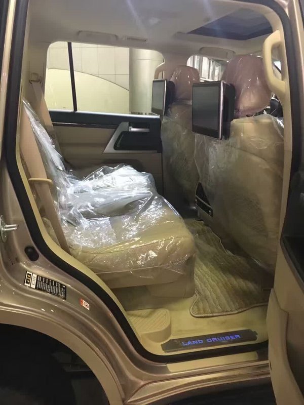 16豐田酷路澤5700現(xiàn)車 底掛頂配價格可刀-圖6