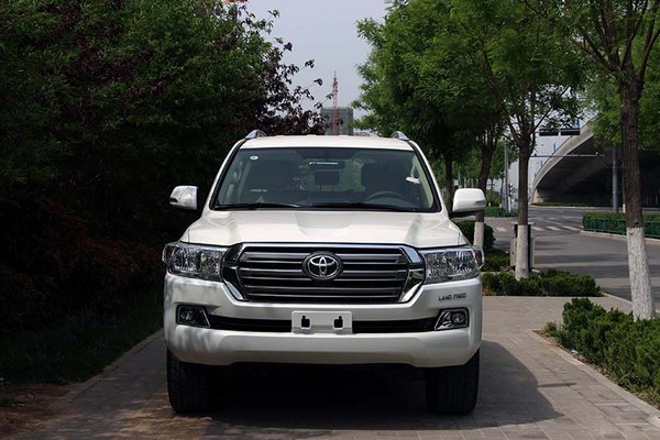 悉,2016款丰田酷路泽4000现车到店,V6陆巡时尚丰田越野车.天高清图片