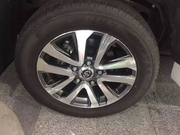 17款全新到店豐田酷路澤5700 白色V8價(jià)格-圖12
