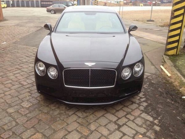 2017款宾利飞驰V8S 经典豪车全面展示图-图1