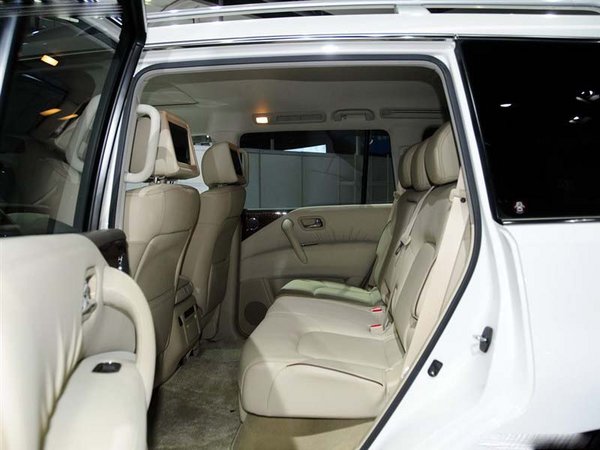 2017款尼桑途樂Y62現(xiàn)車 日產(chǎn)SUV特惠54萬-圖9