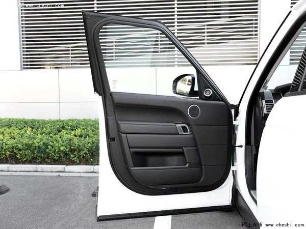 路虎揽胜行政版现车99万 公路强者唯揽胜-图11