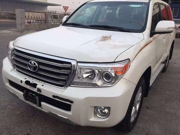 2016款豐田酷路澤4000 V6陸巡現(xiàn)貨甩一臺(tái)-圖2