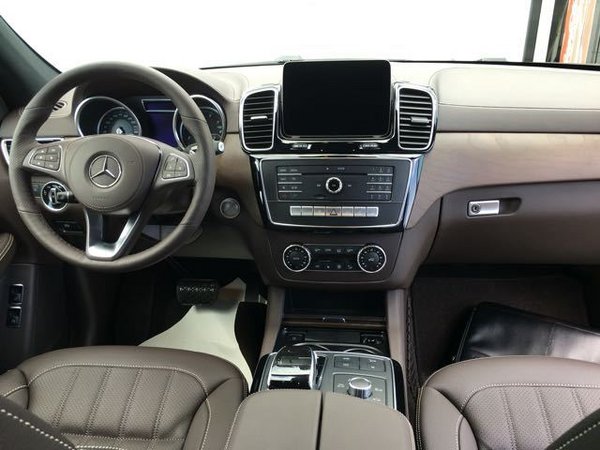 2017款奔馳GLS450配置 平行進(jìn)口優(yōu)惠20萬-圖4