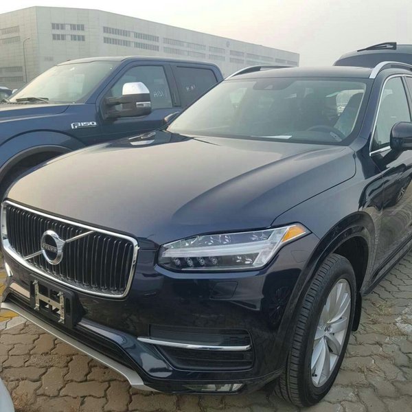 2017款低配沃尔沃XC90 配高级漆雷神之锤-图1