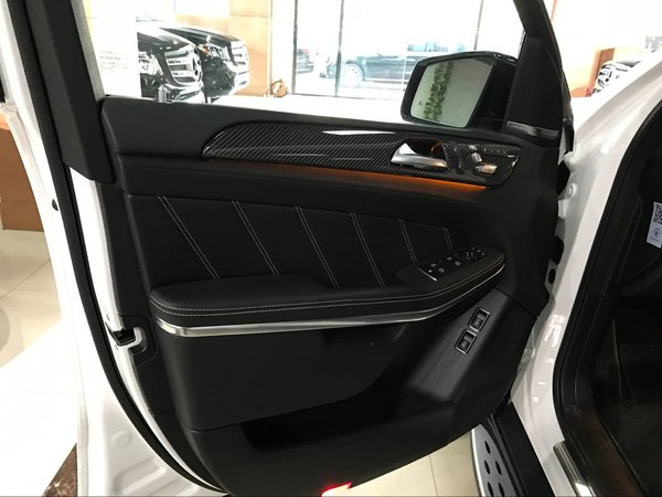 2017款奔驰GLS63现车 AMG运动包围新配置-图5