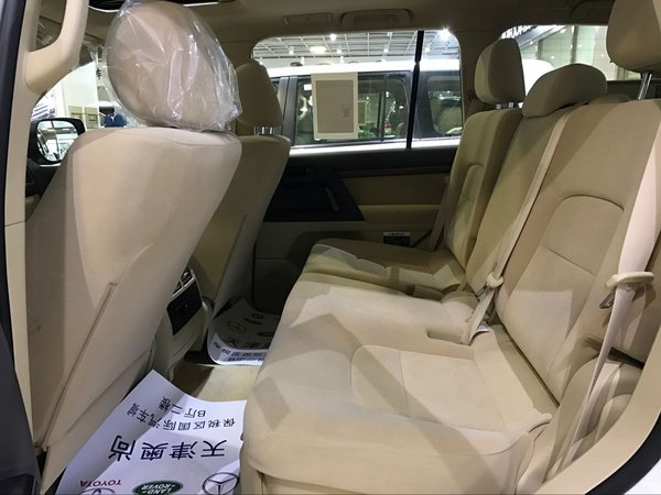 2017款丰田酷路泽4600 V8批发价抢占市场-图6