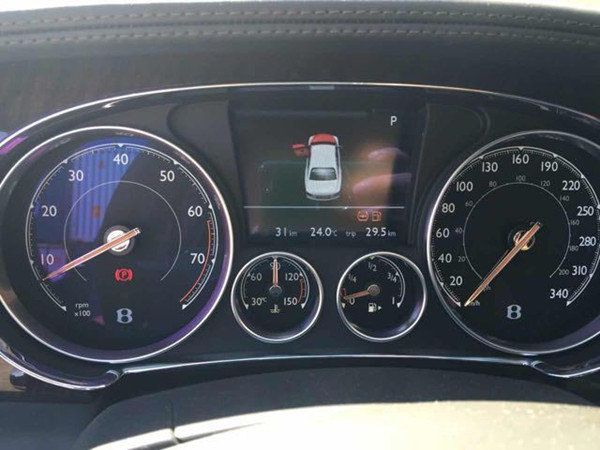 2016款宾利飞驰4.0现车 引爆全国促销价-图5