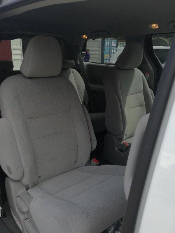 2017款丰田塞纳3.5L商务车 改装折扣价格-图5